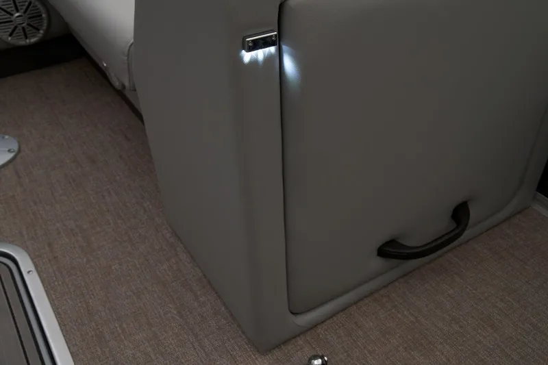 Slide: The Image of Ranger 223F 2023 - 43