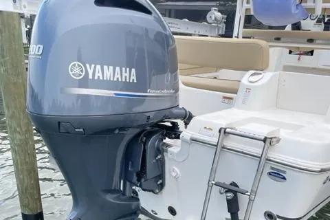 Slide: The Image of 2019 NauticStar 22 XS Offshore with Yamaha outboard motor. - 3