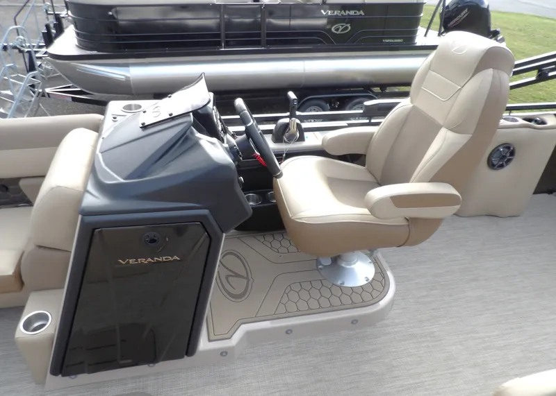 Slide: The Image of Veranda VR235L 2026 - 10