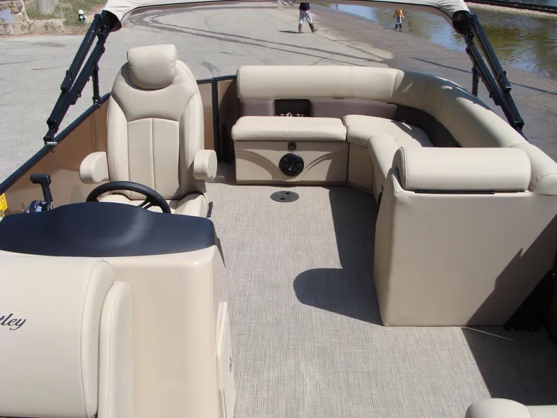 Slide: The Image of Bentley Pontoons 200 XL Cruise 2023 - 11
