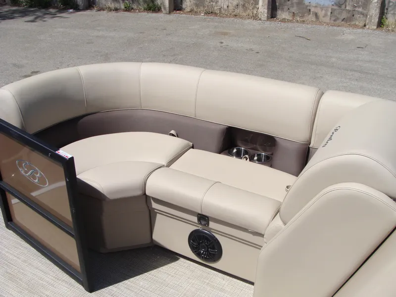 Slide: The Image of Bentley Pontoons 200 XL Cruise 2023 - 4