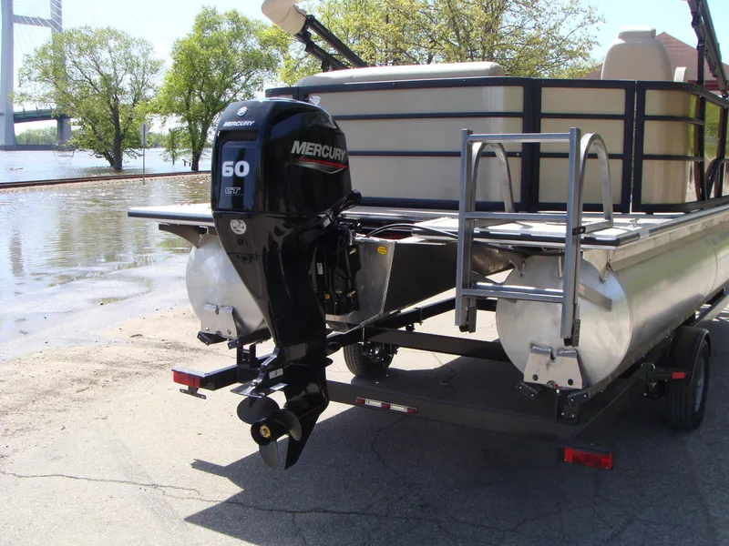 Slide: The Image of Bentley Pontoons 200 XL Cruise 2023 - 6