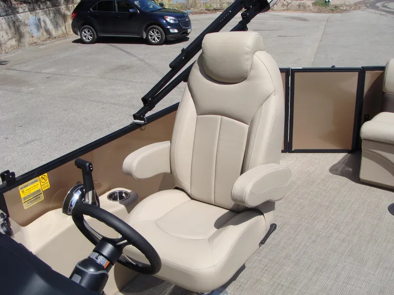 Slide: The Image of Bentley Pontoons 200 XL Cruise 2023 - 7