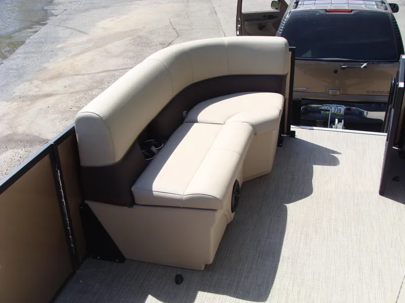 Slide: The Image of Bentley Pontoons 200 XL Cruise 2023 - 9