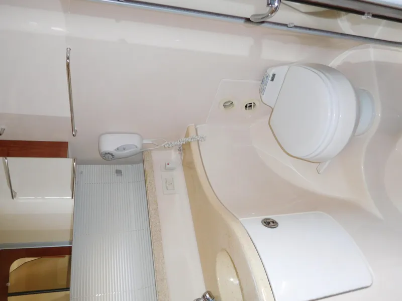 Slide: The Image of Regal 4080 Sportyacht 2007 - 53