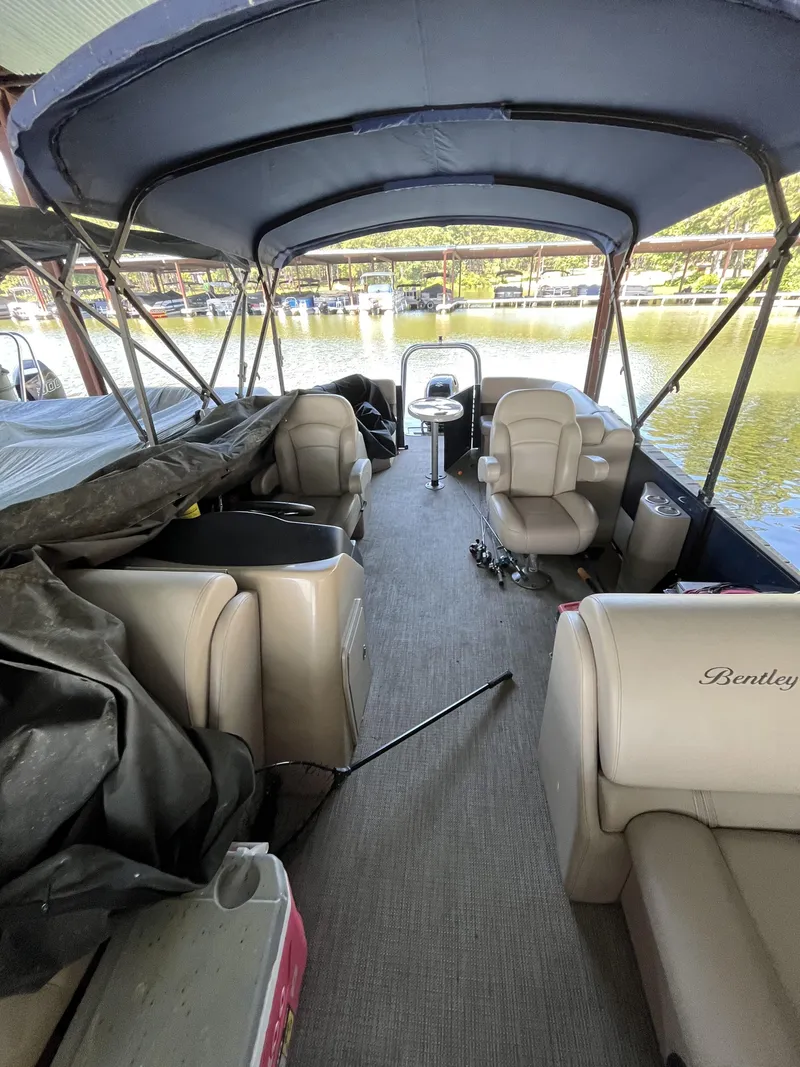 Slide: The Image of Bentley Pontoons Legacy 220 Navigator 2023 - 16