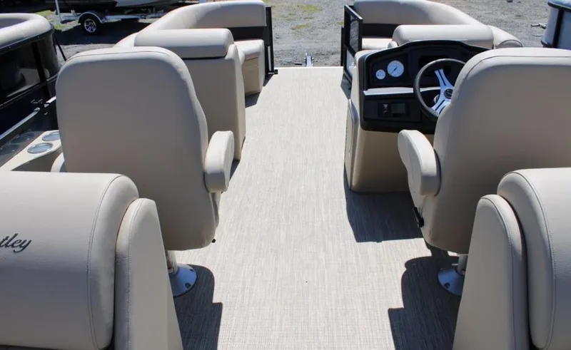 Slide: The Image of Bentley Pontoons Legacy 220 Navigator 2023 - 19