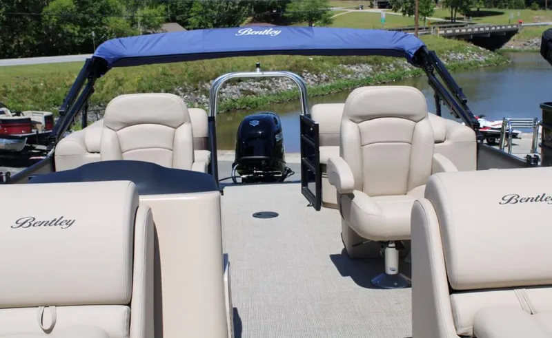 Slide: The Image of Bentley Pontoons Legacy 220 Navigator 2023 - 3