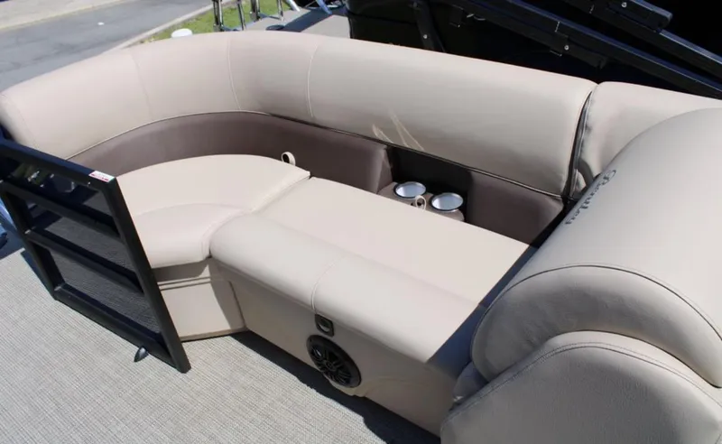 Slide: The Image of Bentley Pontoons Legacy 220 Navigator 2023 - 7