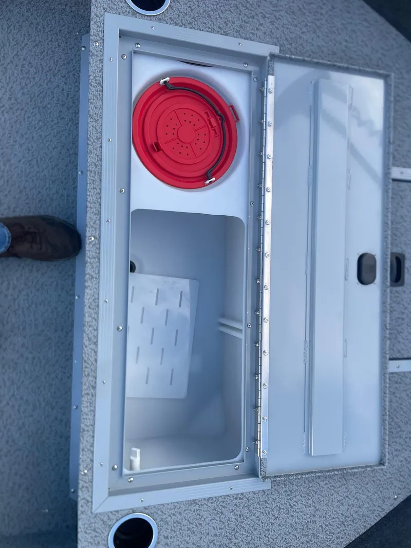 Slide: The Image of Starcraft Stealth 166 Tiller 2023 - 12