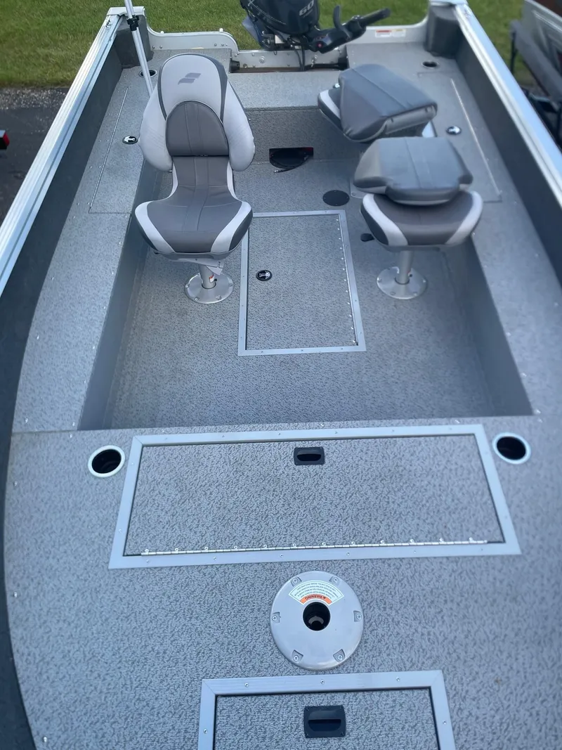 Slide: The Image of Starcraft Stealth 166 Tiller 2023 - 6