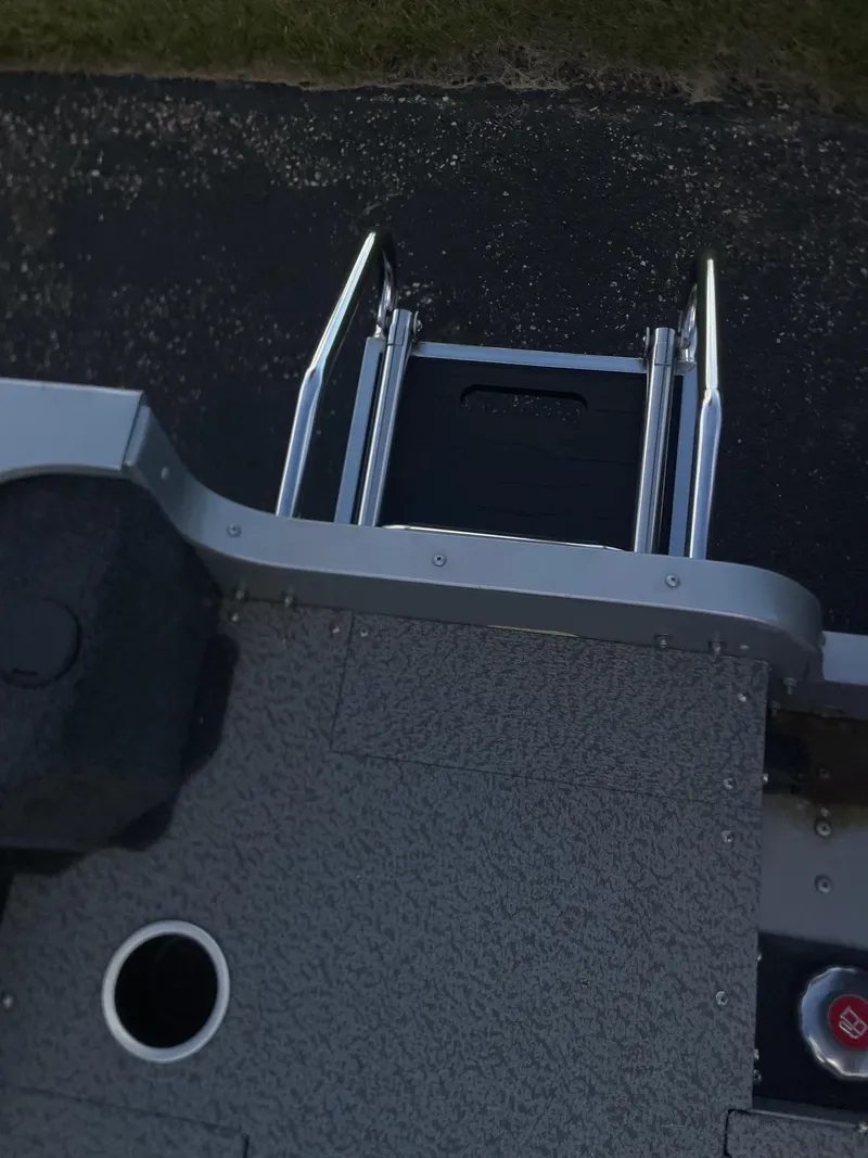 Slide: The Image of Starcraft Stealth 166 Tiller 2023 - 7