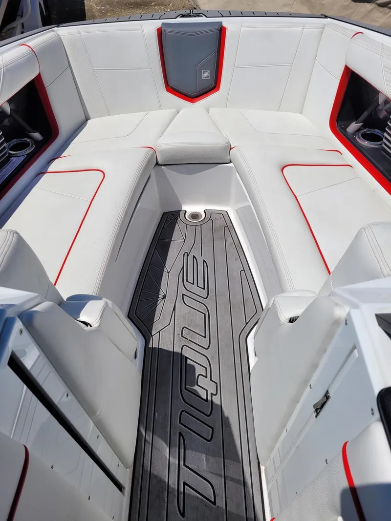 Slide: The Image of Nautique Super Air G23 2020 - 13