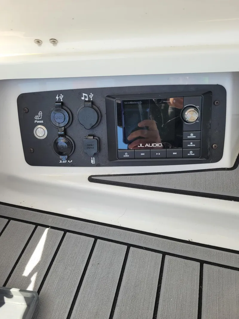 Slide: The Image of Nautique Super Air G23 2020 - 21