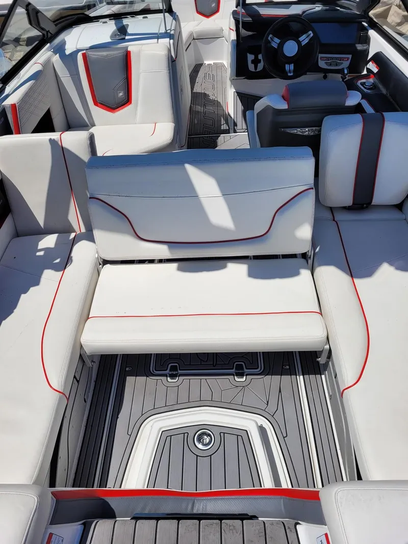 Slide: The Image of Nautique Super Air G23 2020 - 23