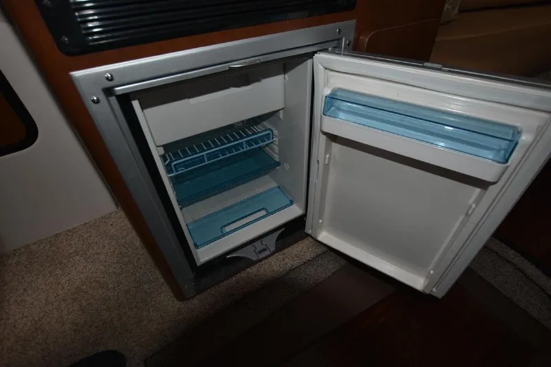 Slide: The Image of Crownline Boats 264 CR 2021 - 50