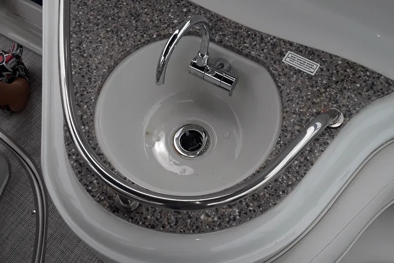 Slide: The Image of Crownline Boats 264 CR 2021 - 59