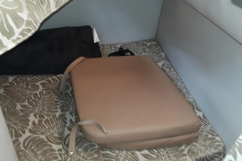 Slide: The Image of Crownline Boats 264 CR 2021 - 60