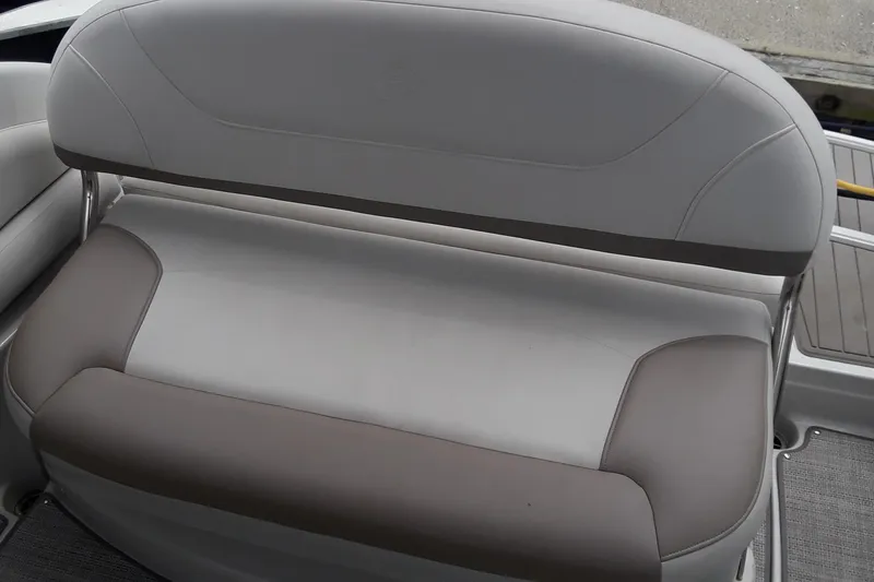 Slide: The Image of Crownline Boats 264 CR 2021 - 61