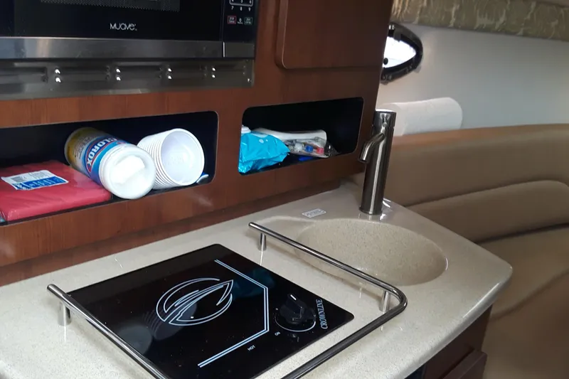 Slide: The Image of Crownline Boats 264 CR 2021 - 65