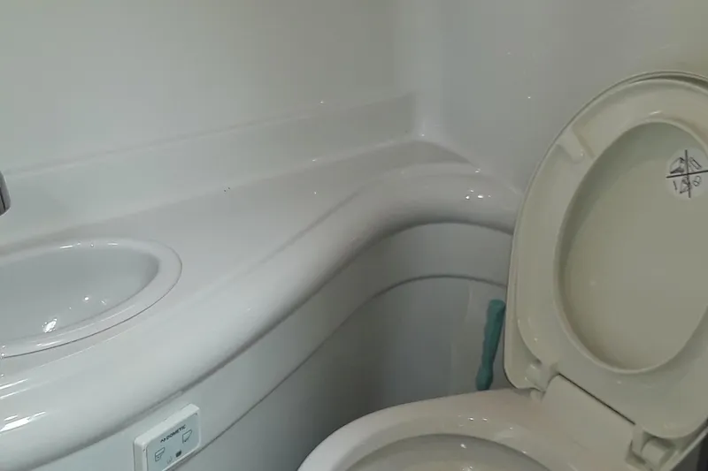 Slide: The Image of Crownline Boats 264 CR 2021 - 69