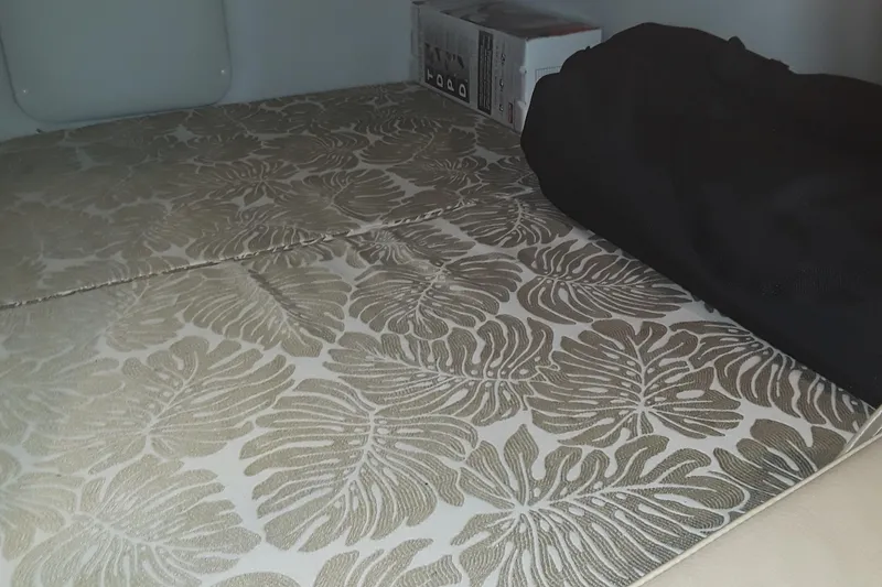 Slide: The Image of Crownline Boats 264 CR 2021 - 73