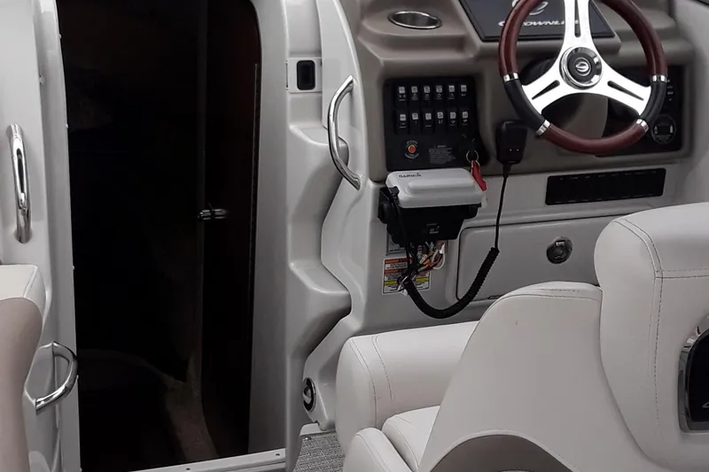 Slide: The Image of Crownline Boats 264 CR 2021 - 79