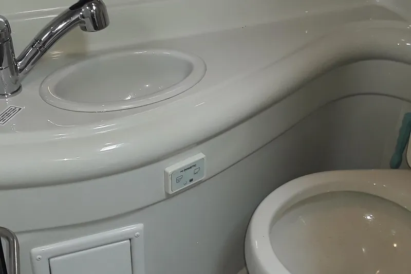 Slide: The Image of Crownline Boats 264 CR 2021 - 82