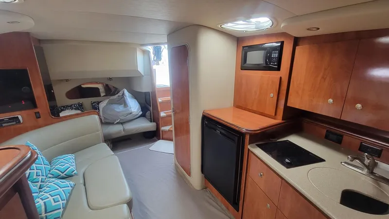 Slide: The Image of Cruisers Yachts 320 Express 2005 - 14