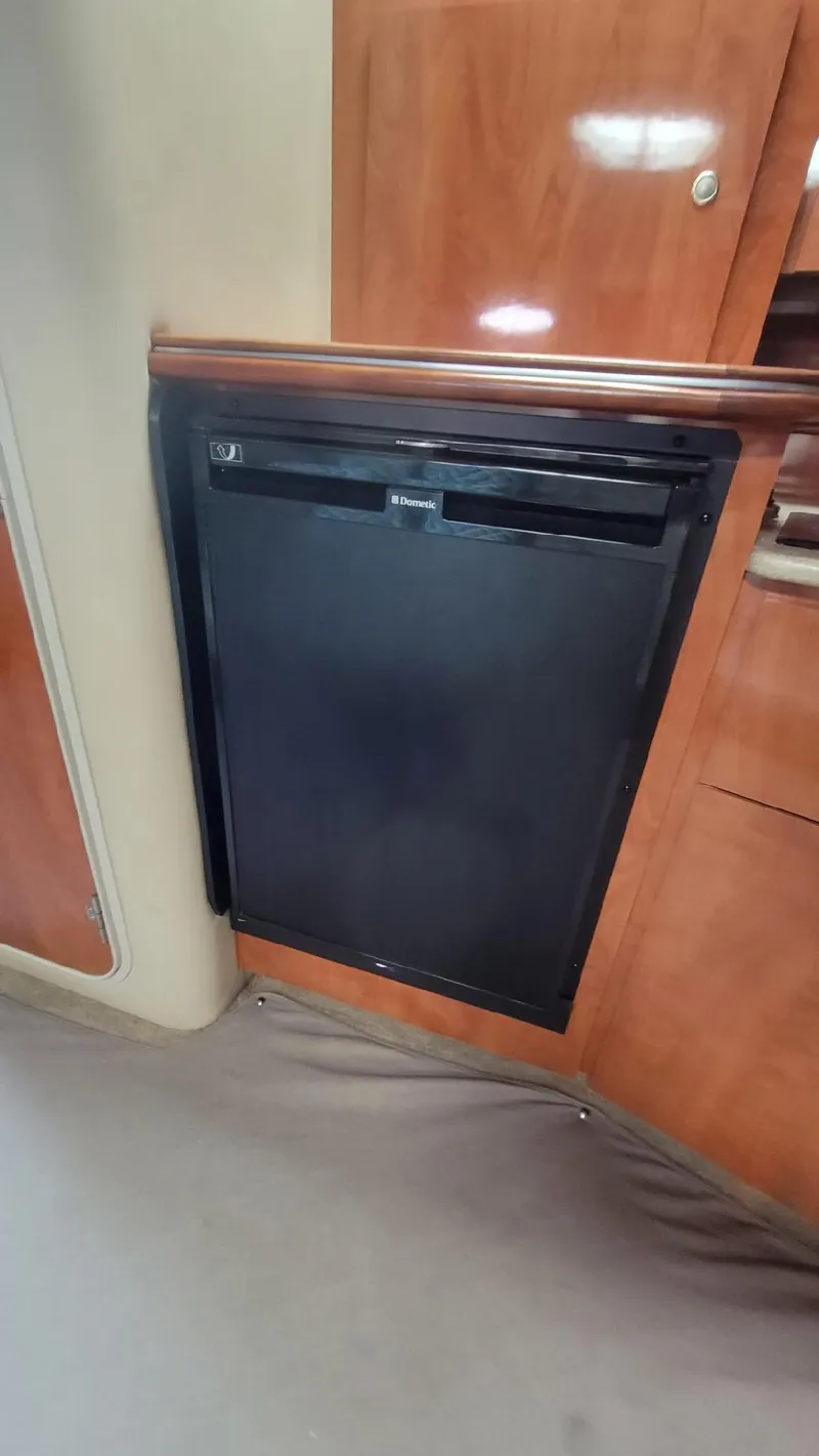 Slide: The Image of Cruisers Yachts 320 Express 2005 - 15