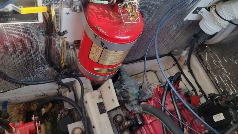 Slide: The Image of Cruisers Yachts 320 Express 2005 - 19