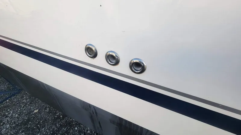 Slide: The Image of Cruisers Yachts 320 Express 2005 - 5