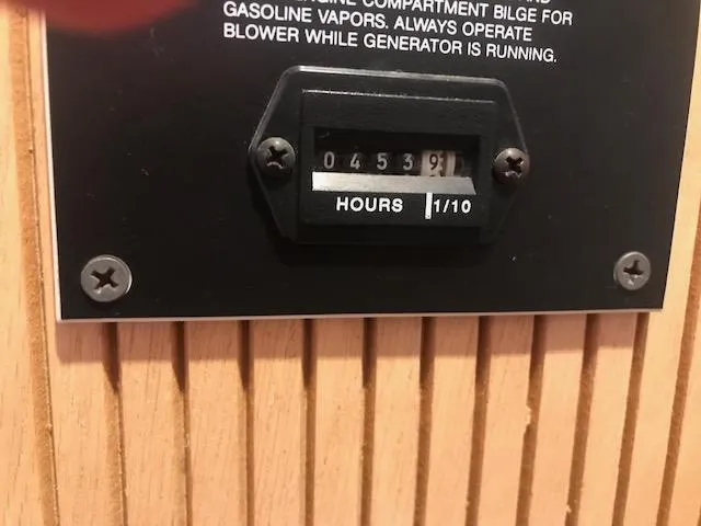 Slide: The Image of Hour meter on 1997 Stardust Cruisers houseboat, displaying 4539.1 hours. - 4