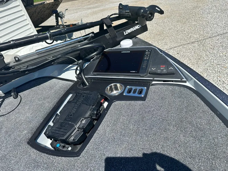 Slide: The Image of 2023 Ranger Z520R boat dashboard with Lowrance electronics and control panel. - 5