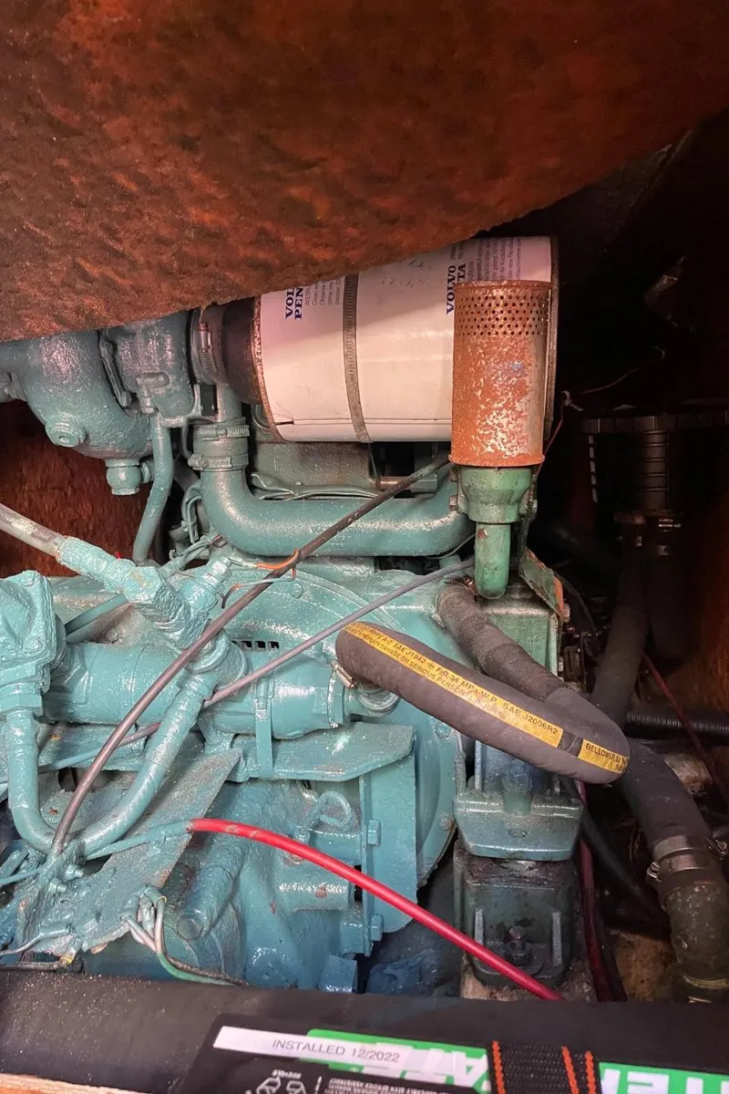 Slide: The Image of Engine compartment of a 1985 Nord West 900 boat. - 33