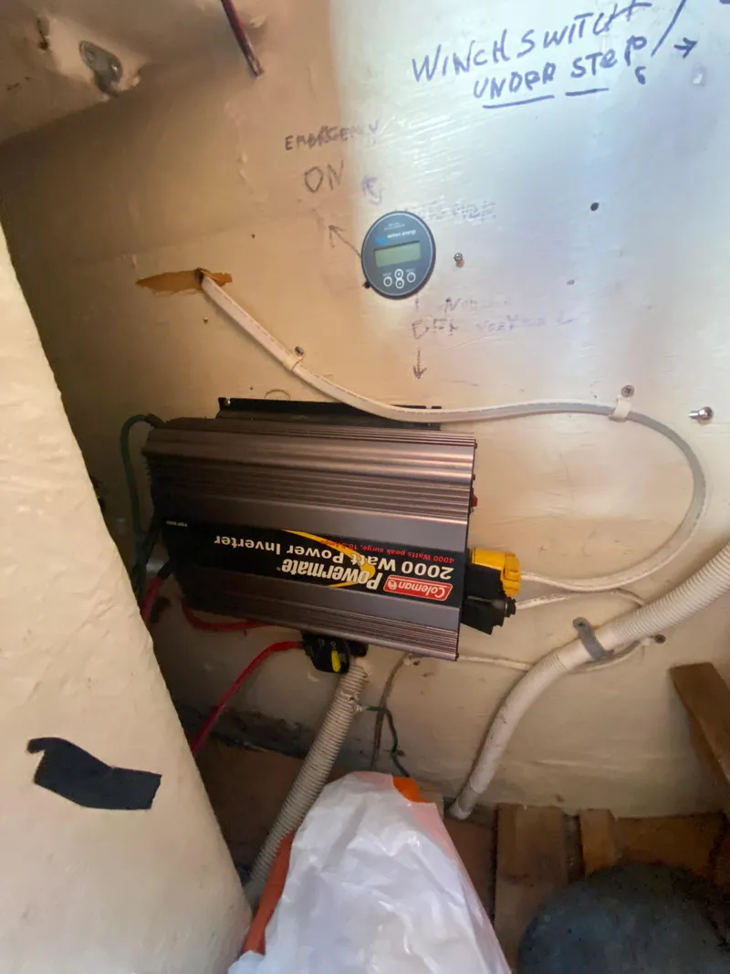 Slide: The Image of Nord West 900 1985 boat electrical system with power inverter and wiring. - 36