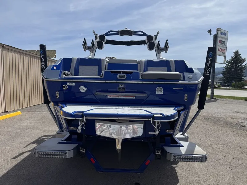 Slide: The Image of Malibu 25 LSV 2022 - 16