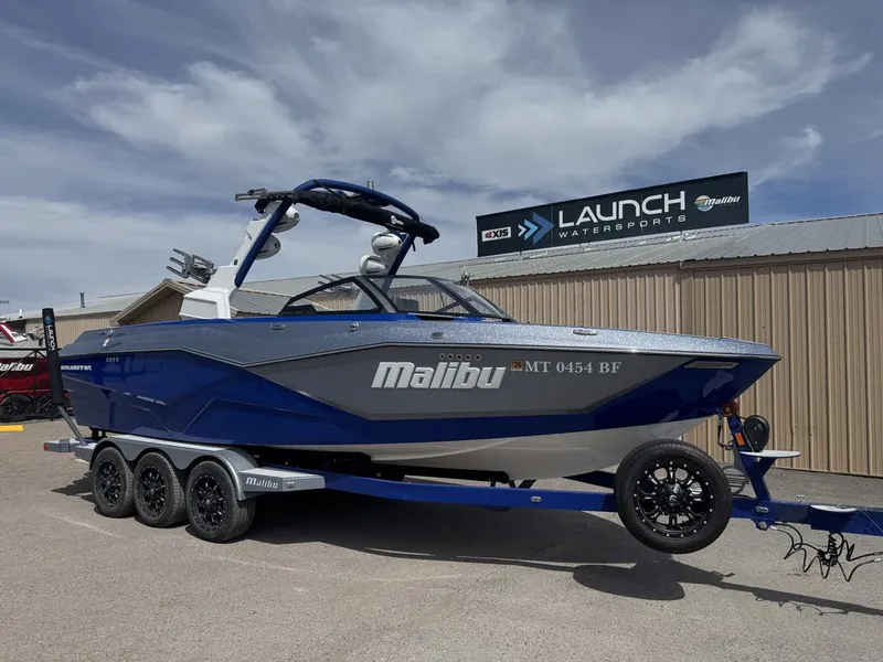 Slide: The Image of Malibu 25 LSV 2022 - 15