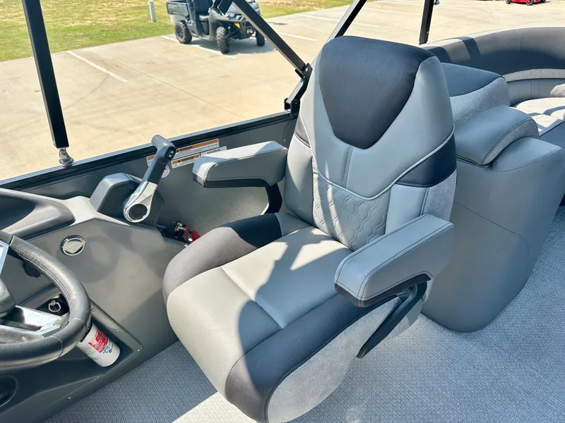 Slide: The Image of Captain's chair of 2023 Tahoe Pontoon Cascade Cruise 23 FT Triple 25. - 7