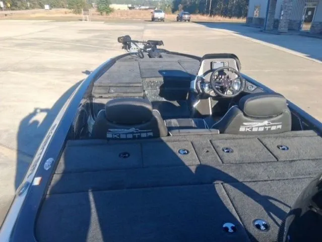 Slide: The Image of Skeeter ZX150 2023 - 11