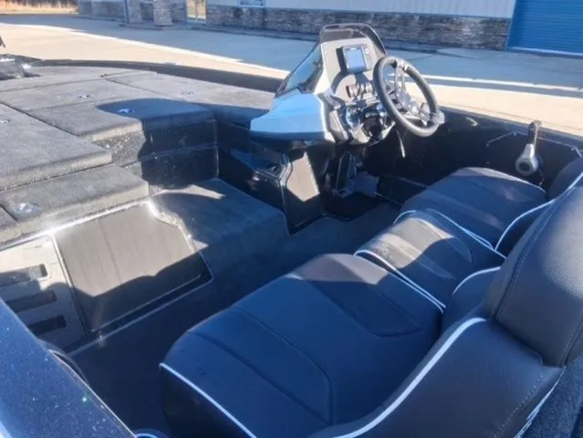 Slide: The Image of Skeeter ZX150 2023 - 8