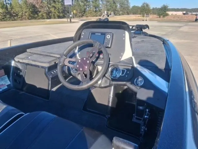 Slide: The Image of Skeeter ZX150 2023 - 9