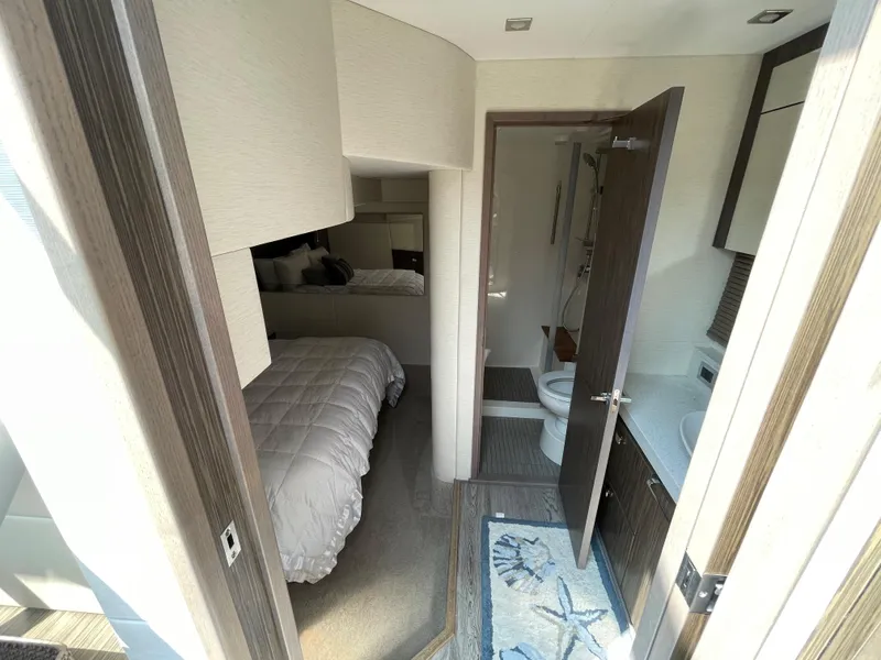 Slide: The Image of Sea Ray Sundancer 510 2018 - 62