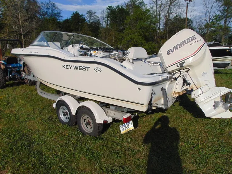 Slide: The Image of Key West 211 Dual Console 2010 - 8