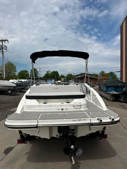 Slide: The Image of Sea Ray 210 SPX 2024 - 12