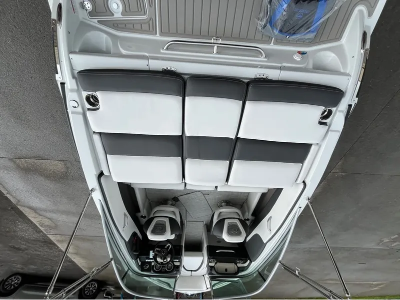 Slide: The Image of Crownline Boats 210 SS 2024 - 2
