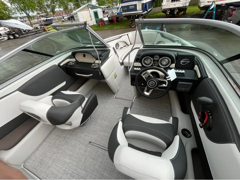 Slide: The Image of Crownline Boats 210 SS 2024 - 6