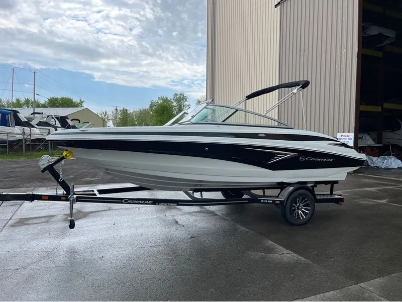 The Image of Crownline Boats 210 SS 2024 - 0