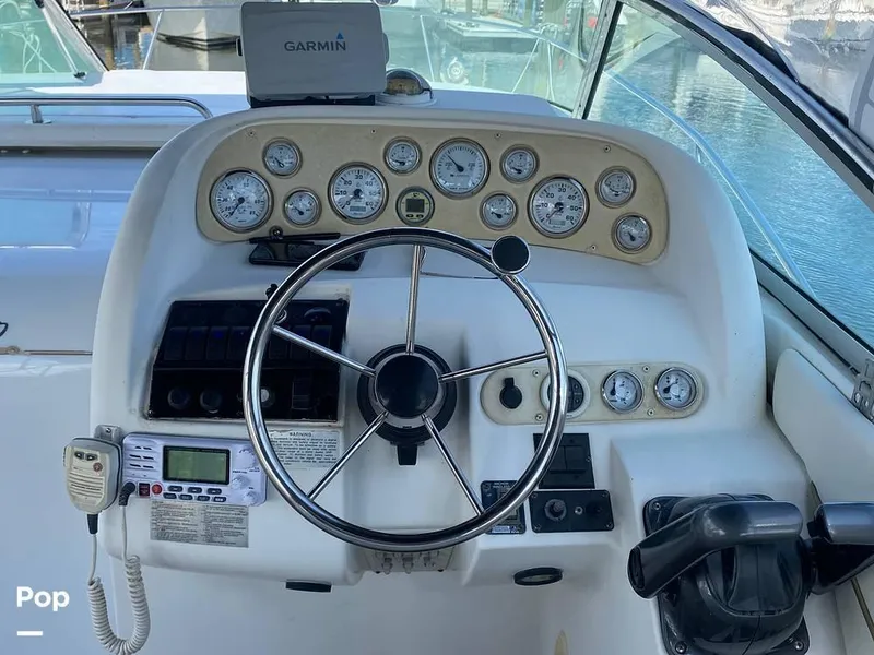 Slide: The Image of 2000 Larson 290 Cabrio for sale in Homosassa, FL - 16