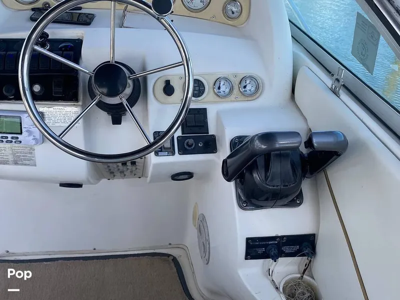 Slide: The Image of 2000 Larson 290 Cabrio for sale in Homosassa, FL - 18